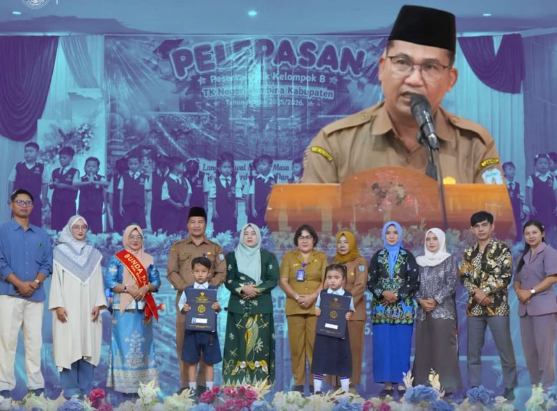 HADIRI : Staf Ahli Bidang Pemerintahan, Hukum, dan Politik, Abdul Kohar, saat menghadiri pelepasan peserta didik TK Negeri Pembina Kabupaten Lamandau Tahun Ajaran 2025/2026 di Nanga Bulik, Senin (15/6/2026).