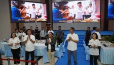 MEMBUKA : Gubernur Kalteng Agustiar Sabran dan Kapolda Kalteng Iwan Kurniawan saat pembukaan kejuaraan Catur di Aula Graha Bhayangkara Polda Kalimantan Tengah, Jumat (19/6/2026).