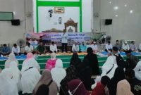 MENYAMBUT : Wakil Bupati Lamandau, Abdul Hamid, saat hadir dalam menyambut kedatangan para jamaah haji di Masjid Baiturrahman, Nanga Bulik, Jumat (12/6/2026).