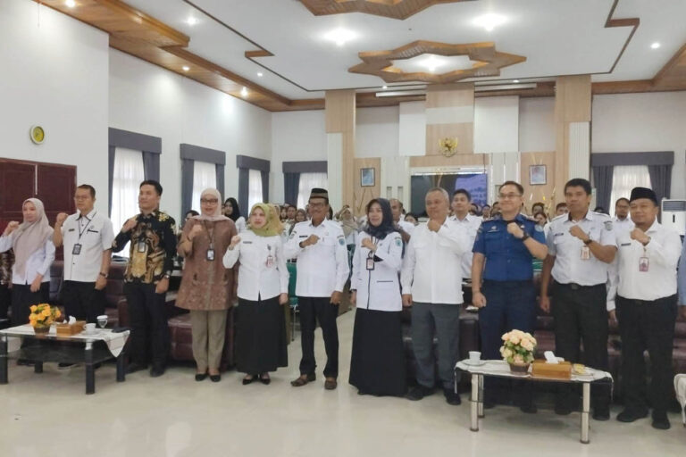 RAPAT : Wakil Bupati Lamandau, Abdul Hamid, saat membuka Rapat Koordinasi dan Sosialisasi Sistem Pembayaran Pajak Daerah dan Retribusi Daerah Berbasis Digital yang digelar BPKPD Kabupaten Lamandau di Aula BPKPD, Rabu (10/6/2026).