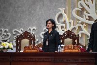 HADIRI : Penjabat Sekretaris Daerah Provinsi Kalteng Linae Victoria Aden saat menghadiri Rapat Paripurna ke-4 Masa Persidangan III Tahun Sidang 2026, Jumat (26/6/2026).