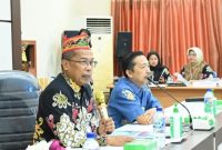 SOSIALISASI : Kepala Dinas Kesehatan Kalimantan Tengah, Suyuti Syamsul, saat menyampaikan arahan saat sosialisasi yang digelar Dinas Kesehatan Provinsi Kalimantan Tengah di Aula Bakti Husada, Kamis (18/6).