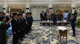 MELANTIK : Gubernur Kalteng, Agustiar Sabran, saat melantik  Pejabat Pimpinan Tinggi Pratama di lingkungan Pemerintahnya, yang di gelar di Aula Istana Isen Mulang, Kamis (25/6/2026).