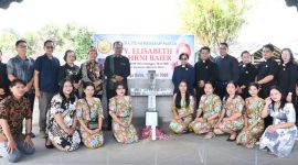 HADIRI : Wabup Lamandau, Abdul Hamid saat menghadiri pemindahan makam almarhum Ny Elisabet Baier. di Tempat Pemakaman Kristen Batu Batanggui, Sabtu (13/6/2026).