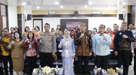 FOTO BERSAMA : Asisten Administrasi Umum Sekretariat Daerah Provinsi Kalteng, Sunarti, saat foto bersama usai memghadiri kegiatan HARGANAS ke-33 dan HAN ke-42, Senin (29/6/2026).