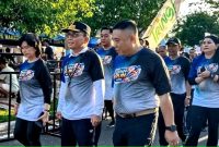 MELEPAS : Gubernur Kalimantan Tengah Agustiar Sabran didampingi Kepala BNNP Kalteng Brigjen Pol. Mada Roostanto, melepas peserta BNN Run 2026 di Bundaran Besar Palangka Raya, Minggu (28/6/2026).