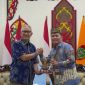 AUDIENSI : Gubernur Kalimantan Tengah H. Agustiar Sabran menerima audiensi jajaran Direktorat Jenderal Kementerian Lingkungan Hidup, Kehutanan, dan Keuangan di Istana Isen Mulang, Sabtu (27/6/2026).