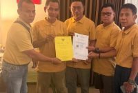 FOTO: Ketua Koperasi Mekarti Jaya saat berfoto bersama