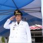 PIMPIN : Bupati Lamandau Rizky Aditya Putra, saat memimpin upacara HUT RI ke 81 di Halaman Kantor Bupati Lamandau, Senin (17/8/2026).