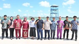 MENINJAU : Wakil Gubernur Kalimantan Tengah, Edy Pratowo, meninjau langsung kawasan Shrimp Estate di Desa Sei Raja, Kecamatan Jelai, Kabupaten Sukamara, Kamis (2/7/2026).