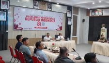PIMPIN : Sekda Kabupaten Lamandau, H. Muhamad Irwansyah, saat memimpin rapat terkait pendistribusian BBM di Aula Setda Lamandau, Jumat (21/8/2026).