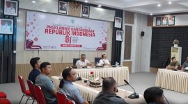 PIMPIN : Sekda Kabupaten Lamandau, H. Muhamad Irwansyah, saat memimpin rapat terkait pendistribusian BBM di Aula Setda Lamandau, Jumat (21/8/2026).