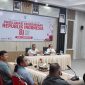 PIMPIN : Sekda Kabupaten Lamandau, H. Muhamad Irwansyah, saat memimpin rapat terkait pendistribusian BBM di Aula Setda Lamandau, Jumat (21/8/2026).