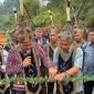 RESMIKAN : Bupati Lamandau Rizky Aditya Putra, saat meresmikan Jembatan Gantung Batu Ojung di Desa Petarikan, Kecamatan Belantikan Raya, Rabu (19/8/2026).