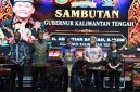 HADIRI : Gubernur Agustiar Sabran, Wakil Gubernur Edy Pratowo, Kapolda Kalteng Irjen Pol Iwan Kurniawan, Pj. Sekda Provinsi Kalteng Linae Victoria Aden saat hadiri Huma Betang Night dalam rangka memeriahkan Hari Jadi ke-24 Kabupaten Pulang Pisau di Stadion HM Sanusi,Sabtu malam (11/7/2026).
