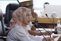 RAPAT : Asisten III Bidang Administrasi Umum Sekretariat Daerah Provinsi Kalteng Sunarti, saat memimpin rapat koordinasi lintas Sektoral terkait Pelaksanaan Huma Betang Night, Rabu (1/7/2026).