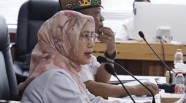 RAPAT : Asisten III Bidang Administrasi Umum Sekretariat Daerah Provinsi Kalteng Sunarti, saat memimpin rapat koordinasi lintas Sektoral terkait Pelaksanaan Huma Betang Night, Rabu (1/7/2026).