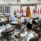 BERKUMPUL : Gubernur Kalimantan Tengah Agustiar Sabran, Berkumpul usai melaksanakan salat subuh berjamaah bersama pengurus organisasi masyarakat Islam di Musala Rumah Jabatan Gubernur, Jumat (3/7/2026).
