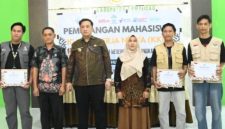 MELEPAS : Bupati Lamandau Rizky Aditya Putra, saat menghadiri sekaligus melepas mahasiswa KKN UIN Palangka Raya Tahun 2026 di Kecamatan Bulik dan Sematu Jaya, Jumat (28/8).