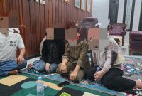 FOTO: Pihak toko menyampaikan secara langsung permintaan maaf kepada korban. (IST)