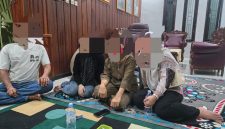 FOTO: Pihak toko menyampaikan secara langsung permintaan maaf kepada korban. (IST)